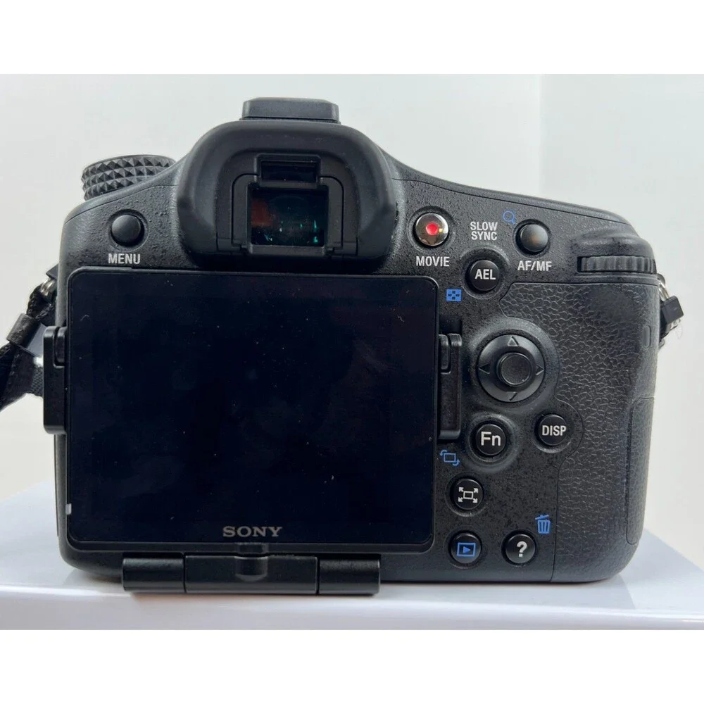Sony Alpha A77 SLT-A77 24.3MP Digital SLT Camera Lot Photography Batteries